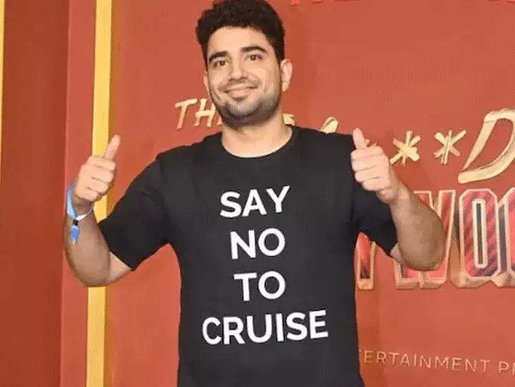 आर्यन खान की सीरीज के प्रीमियर में सितारों का जमावड़ा:चर्चा में आई रैना की टी-शर्ट